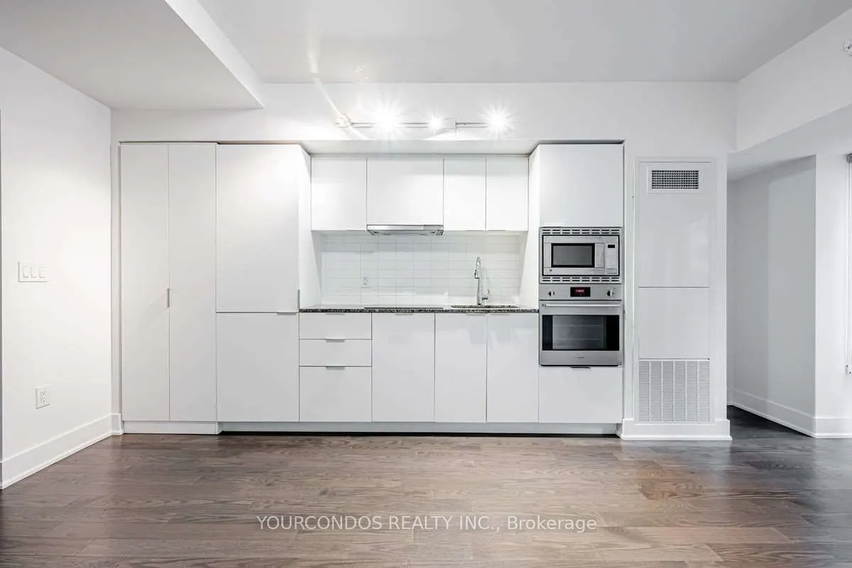 955 Bay Street, #718