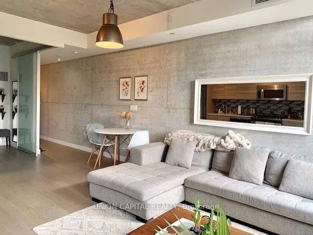 111 Bathurst Street, #303
