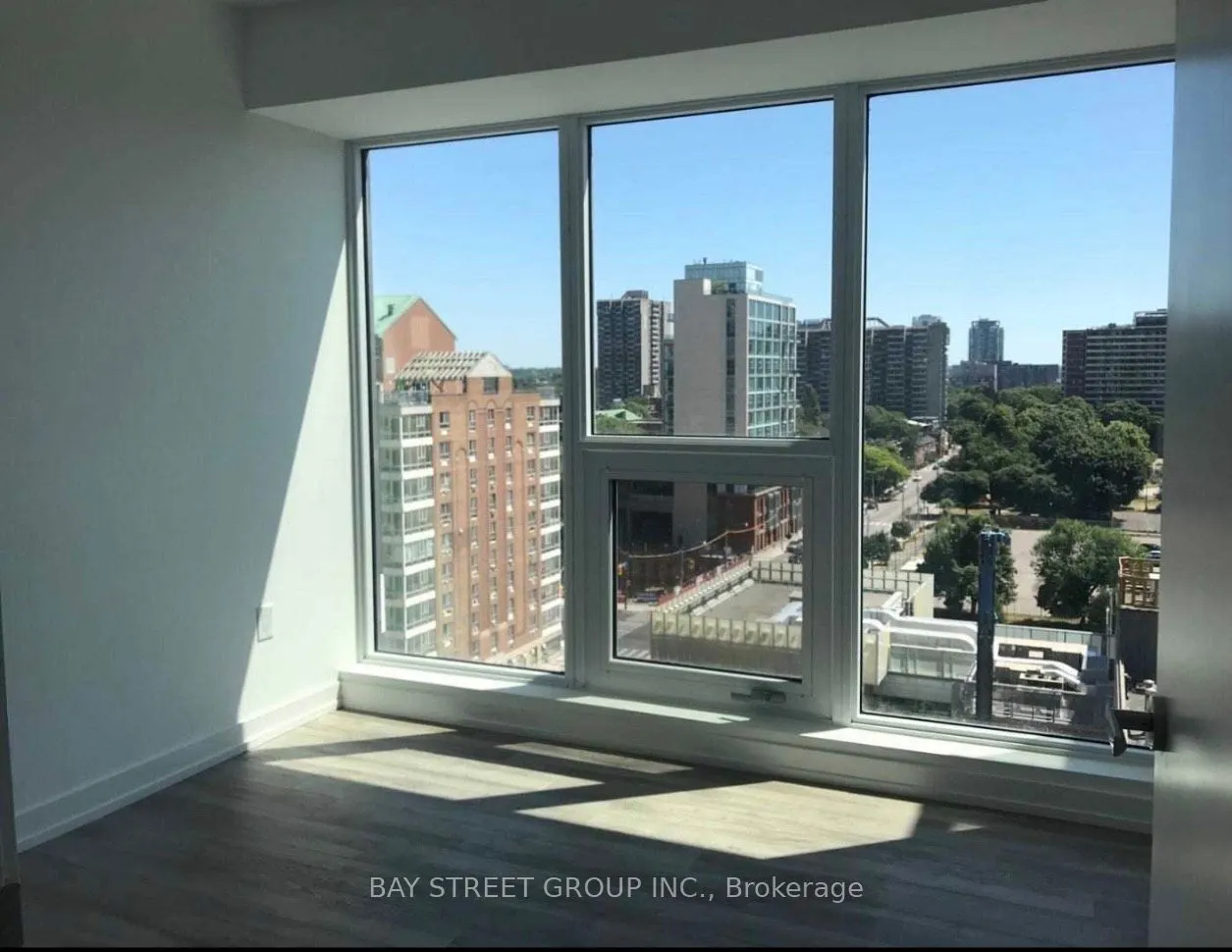 77 Shuter Street, #206