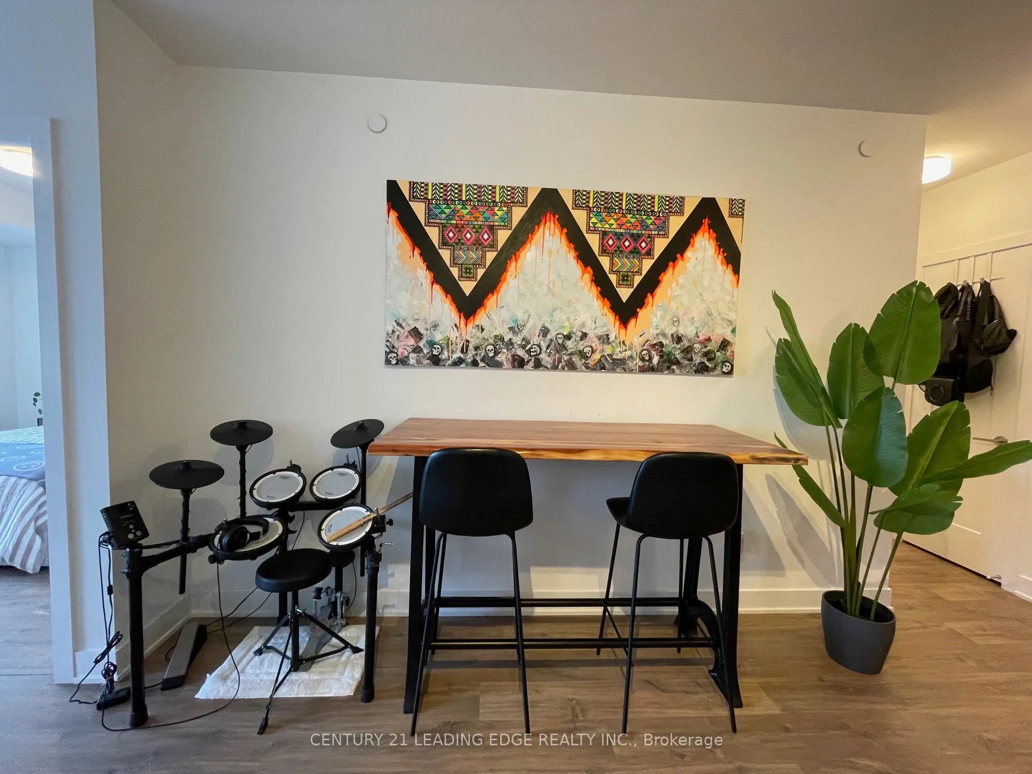 38 Cameron Street, #811