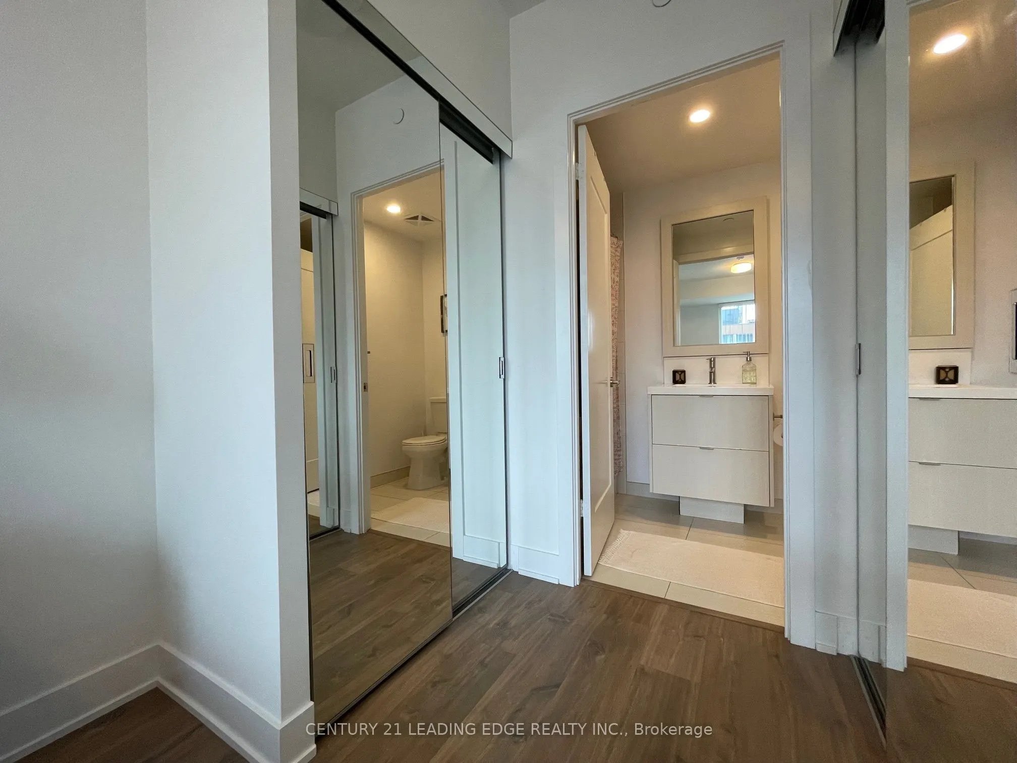 38 Cameron Street, #811