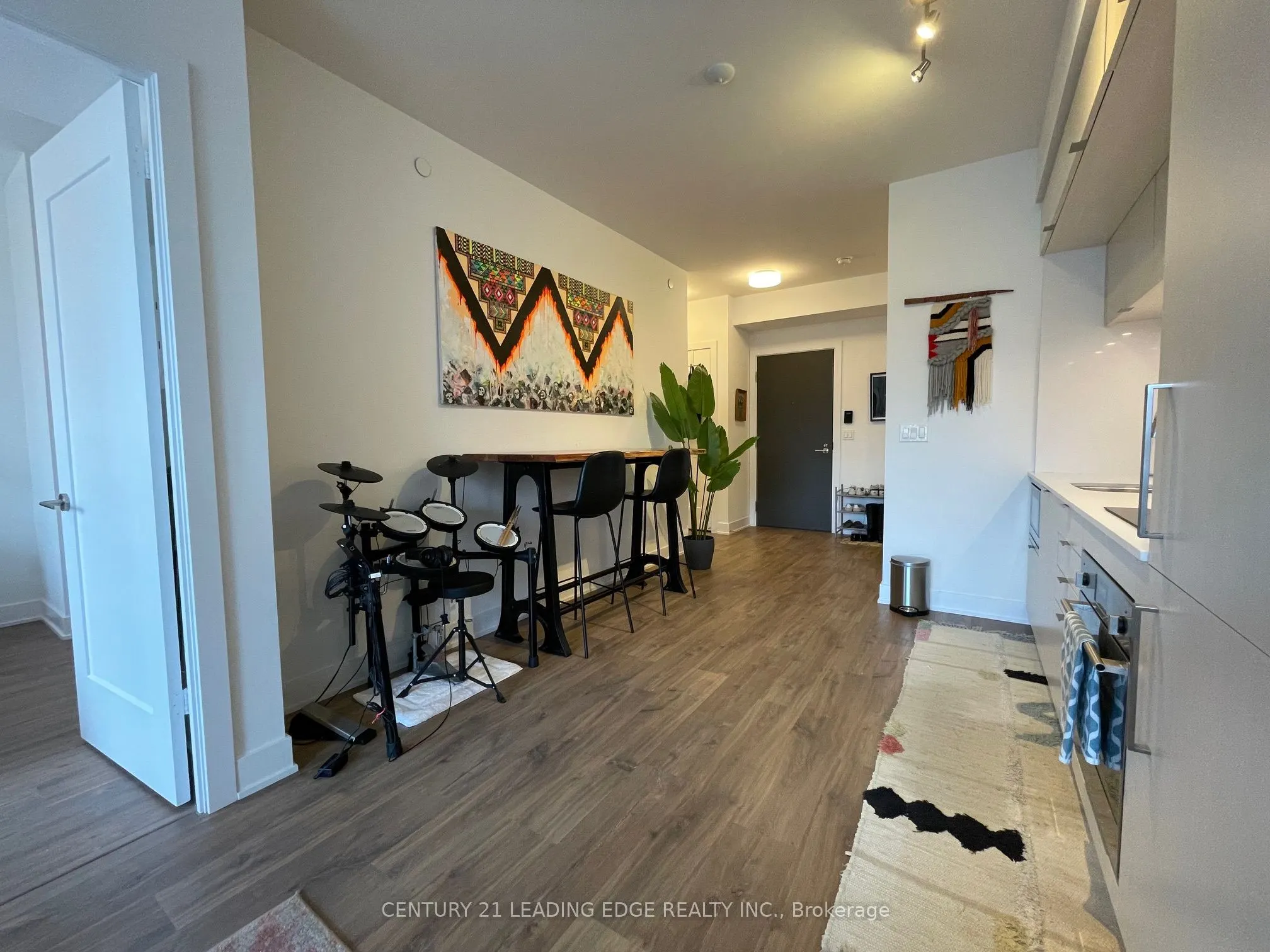 38 Cameron Street, #811