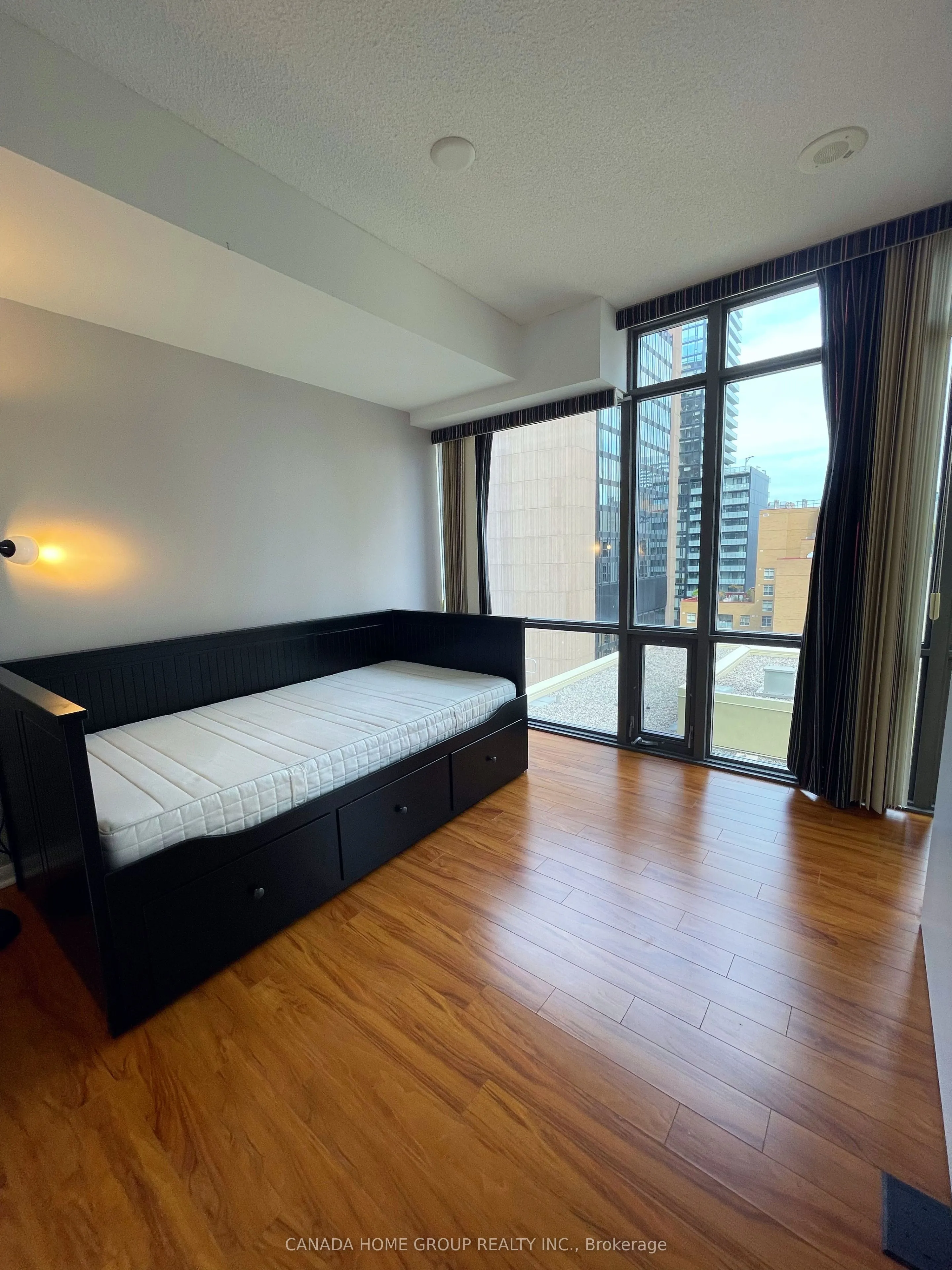 38 Grenville Street, #1507