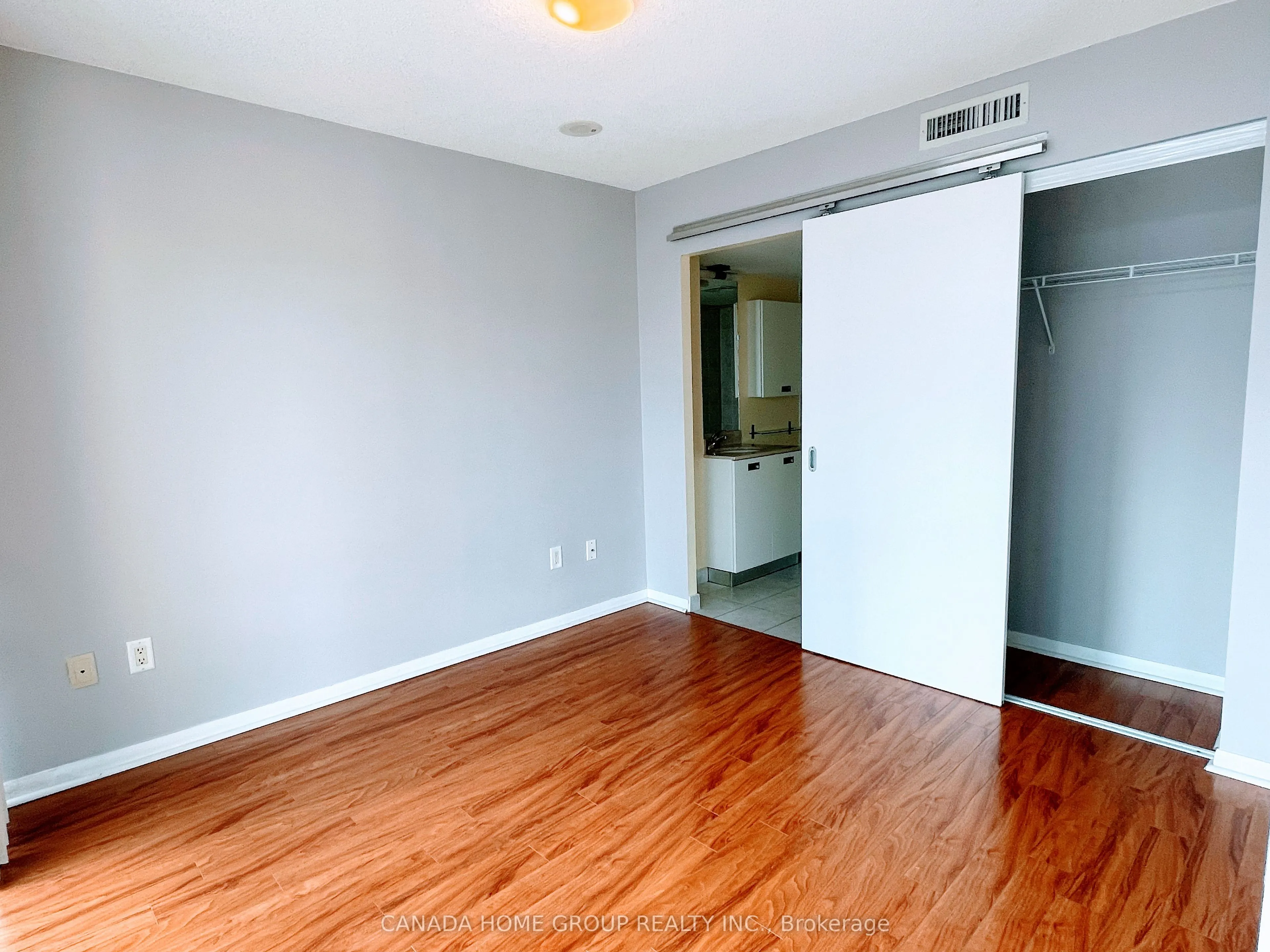 38 Grenville Street, #1507