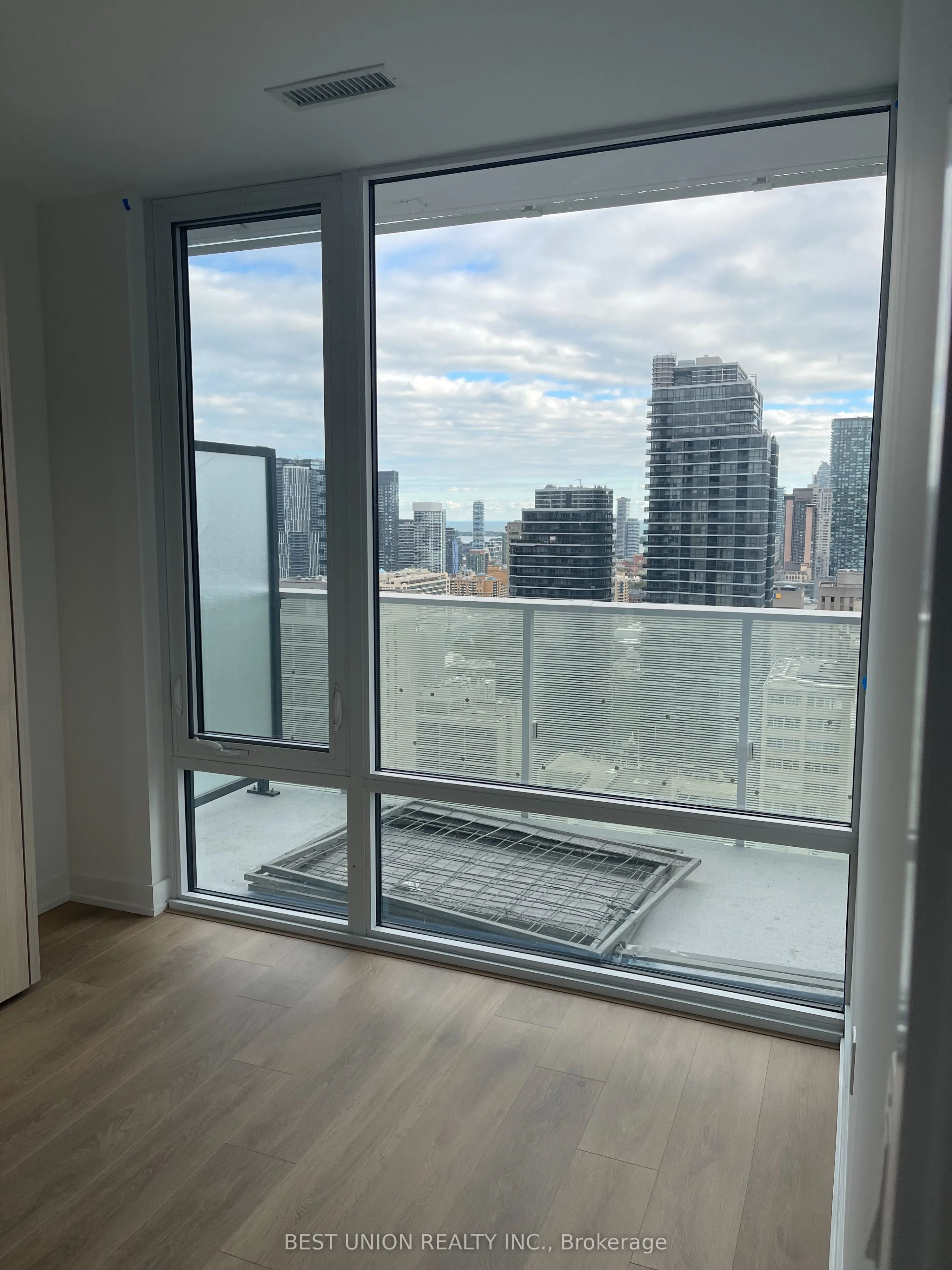 501 Yonge Street, #10