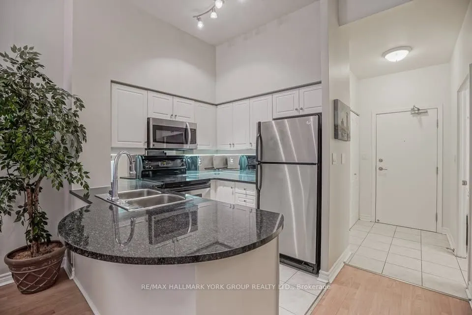 8 Rean Drive, #103