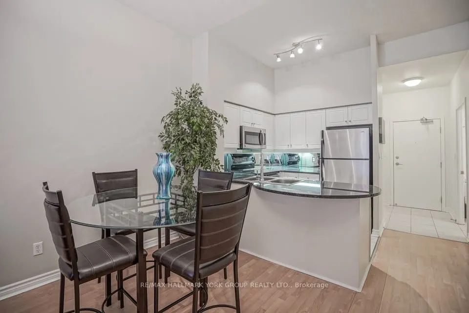 8 Rean Drive, #103