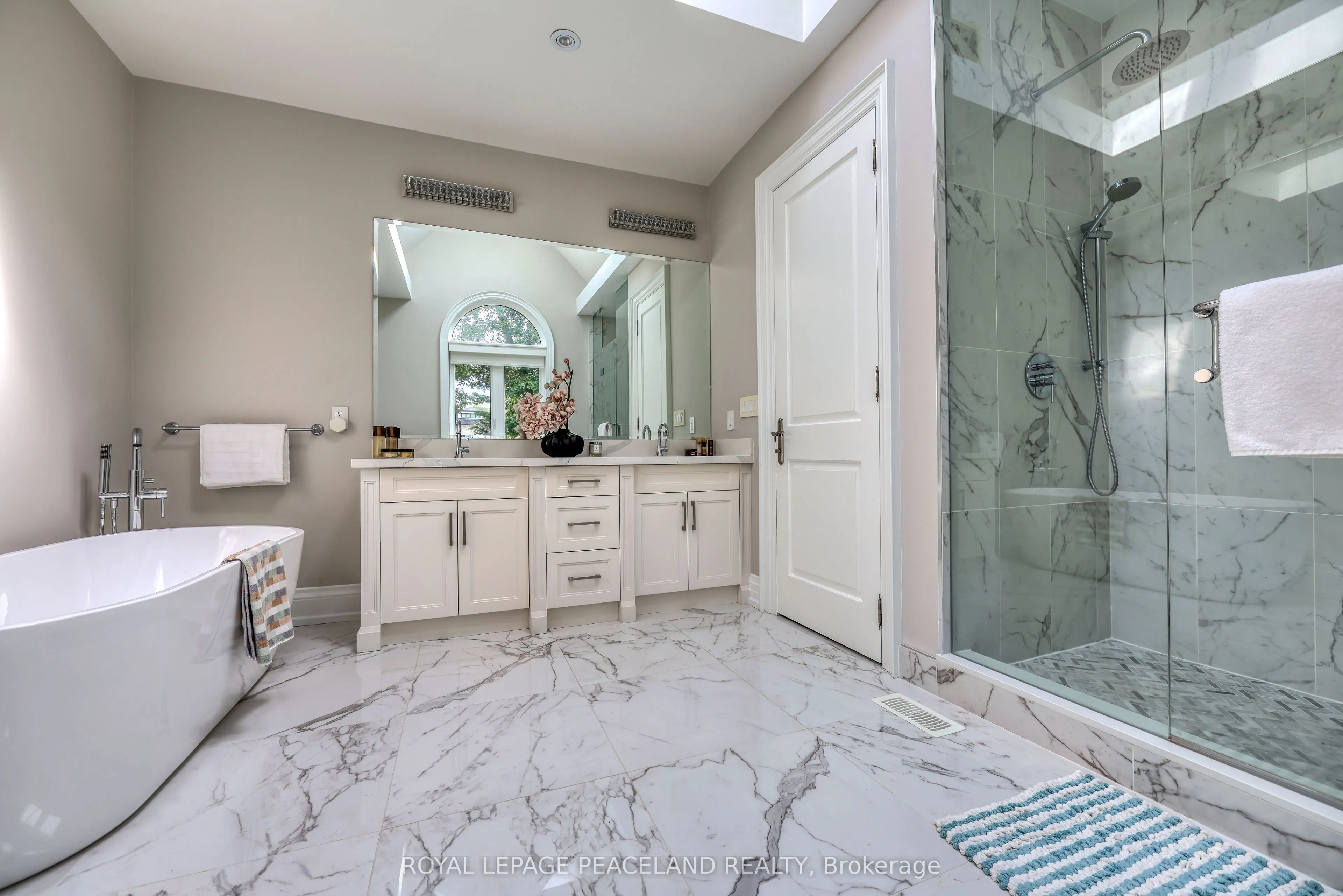 2 Flaremore Crescent