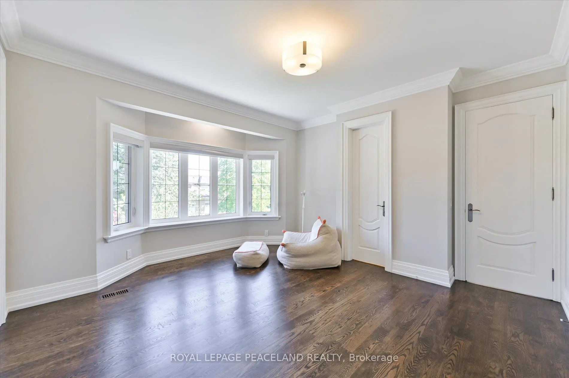 2 Flaremore Crescent