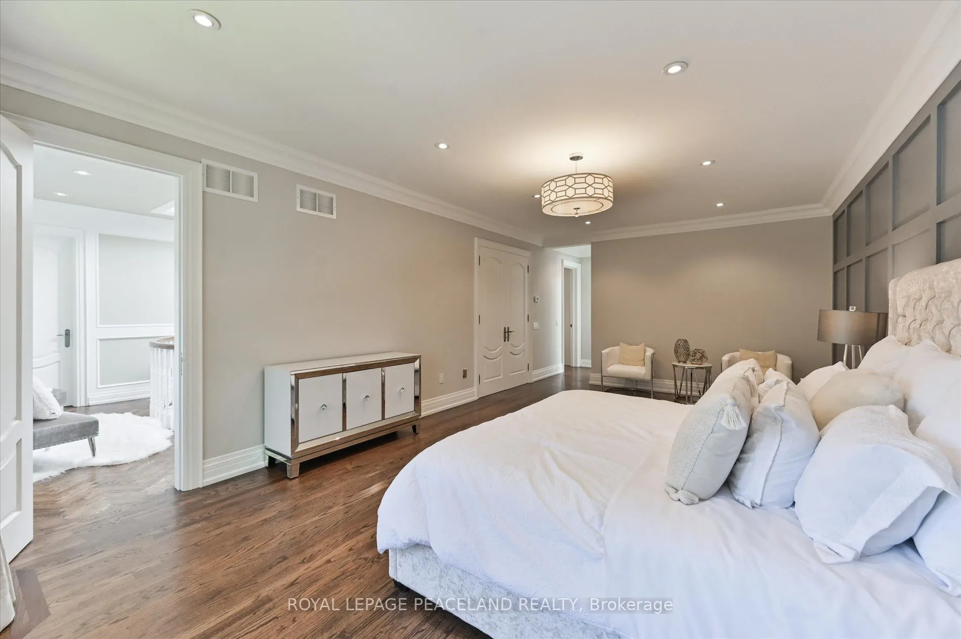 2 Flaremore Crescent