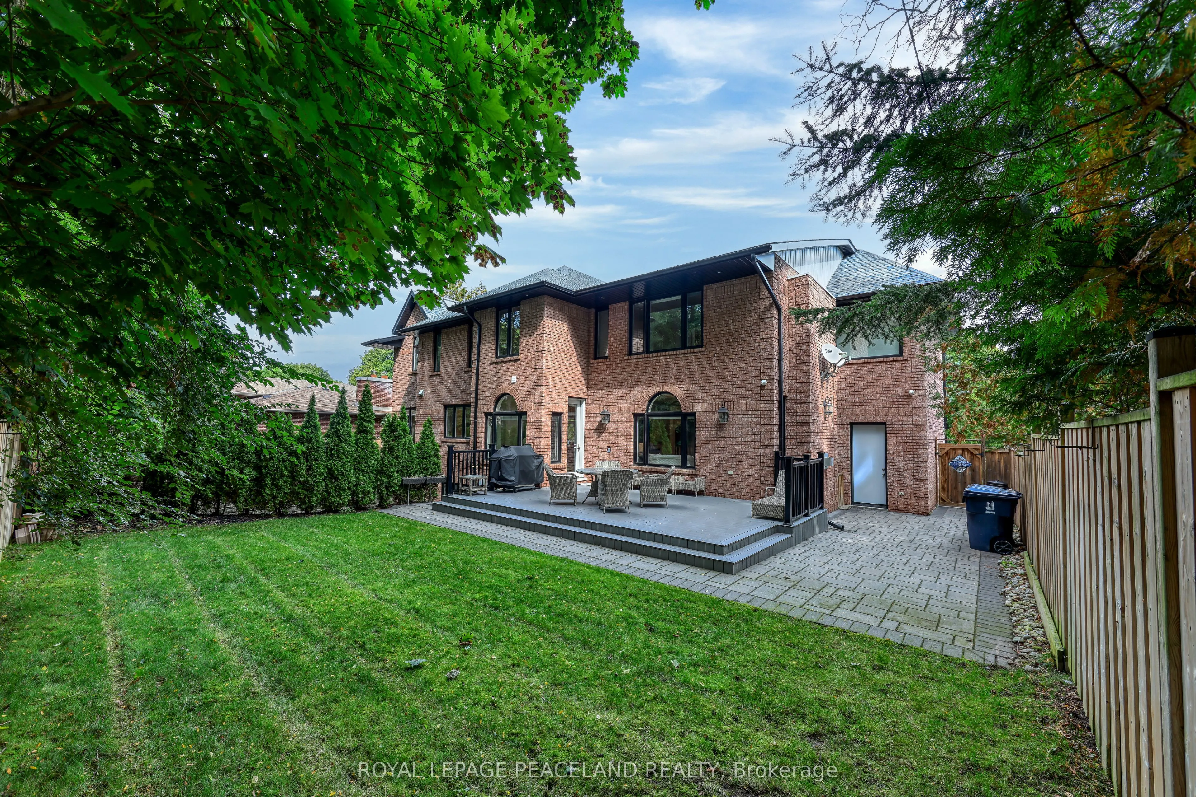 2 Flaremore Crescent