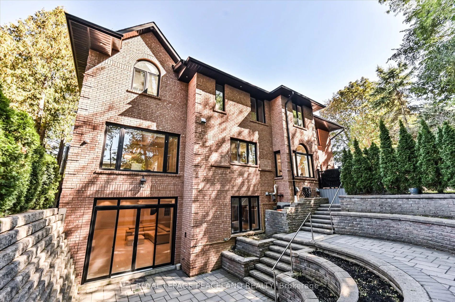 2 Flaremore Crescent