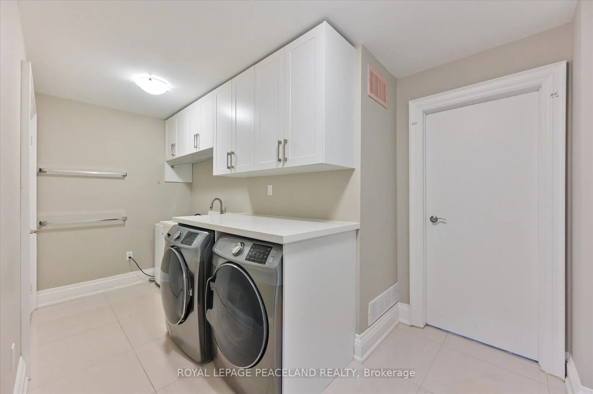 2 Flaremore Crescent