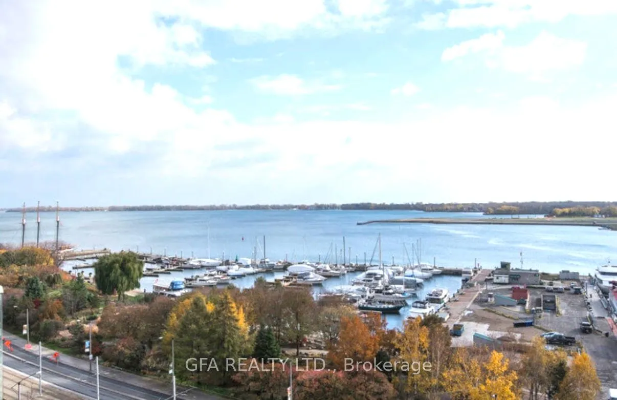 550 Queens Quay W, #318