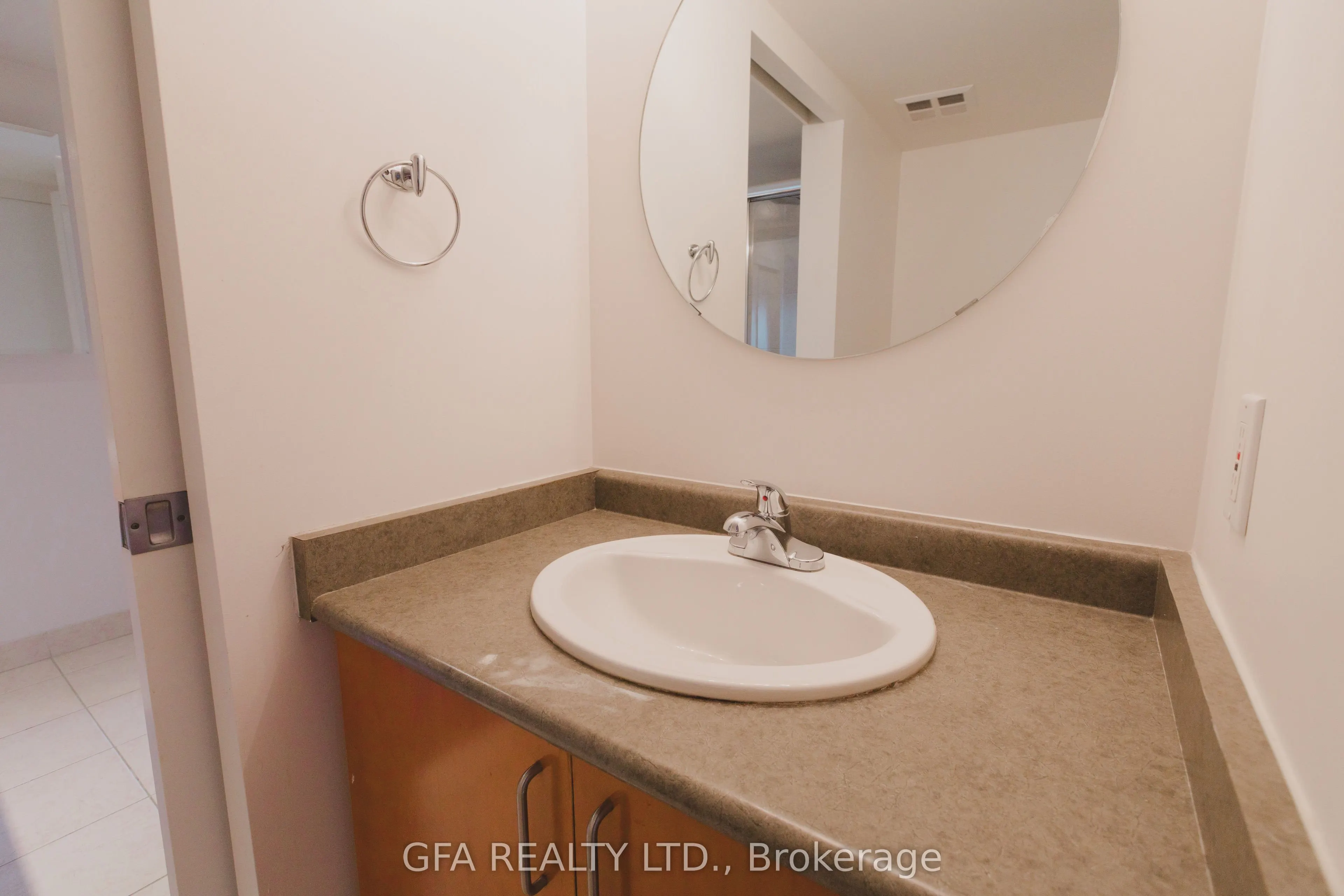 550 Queens Quay W, #318