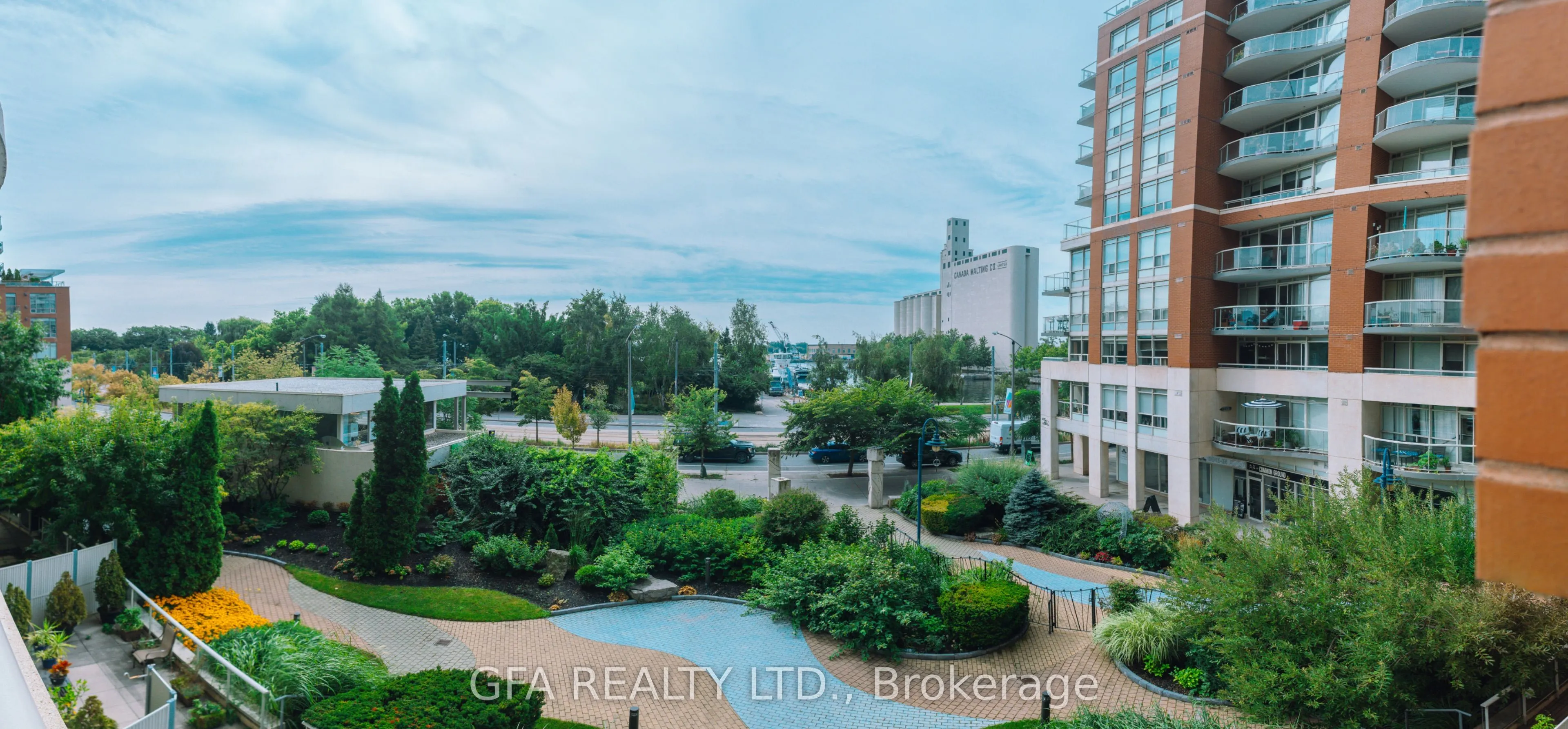 550 Queens Quay W, #318