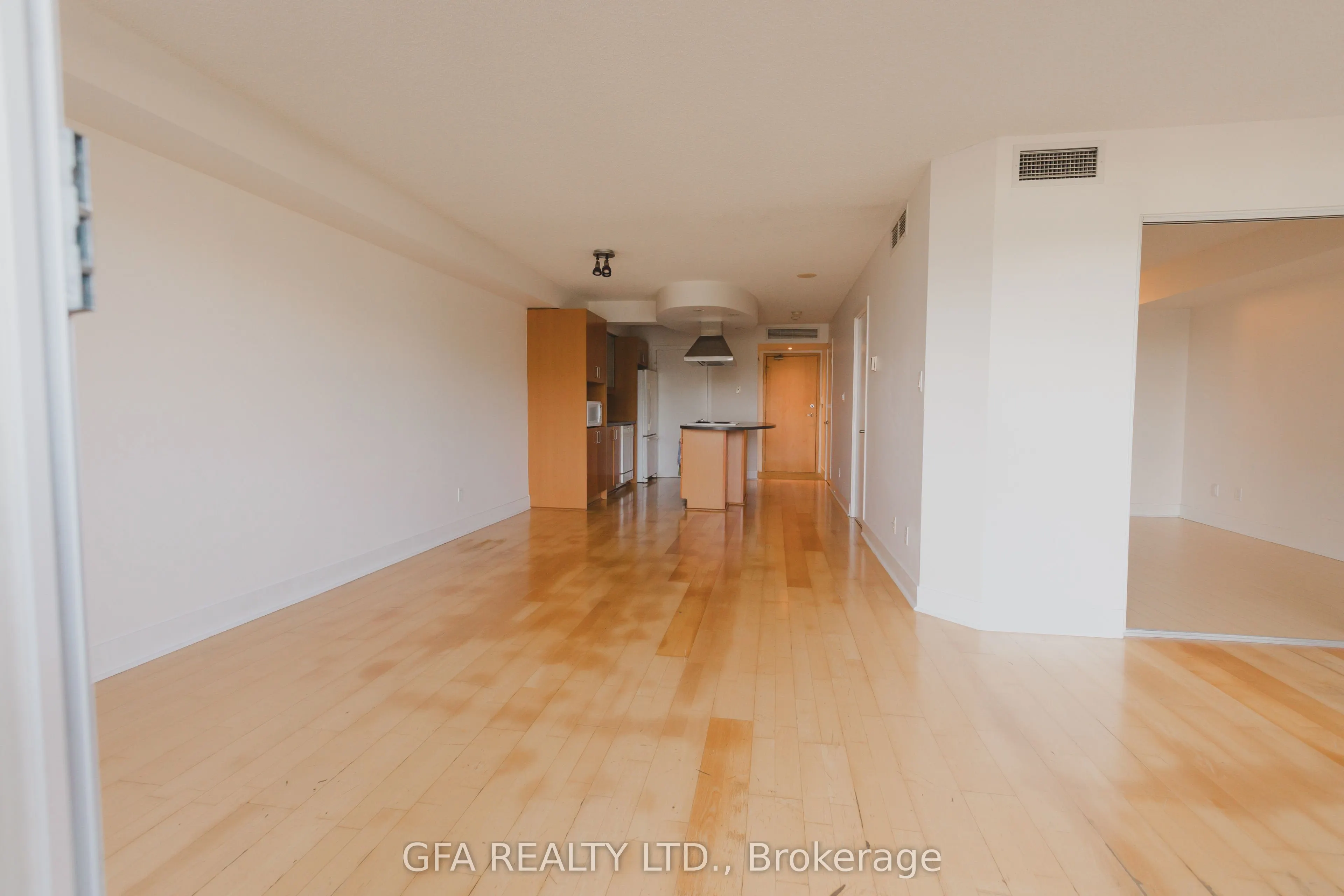 550 Queens Quay W, #318