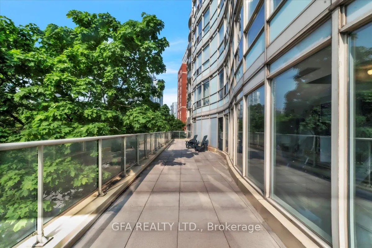 550 Queens Quay W, #318