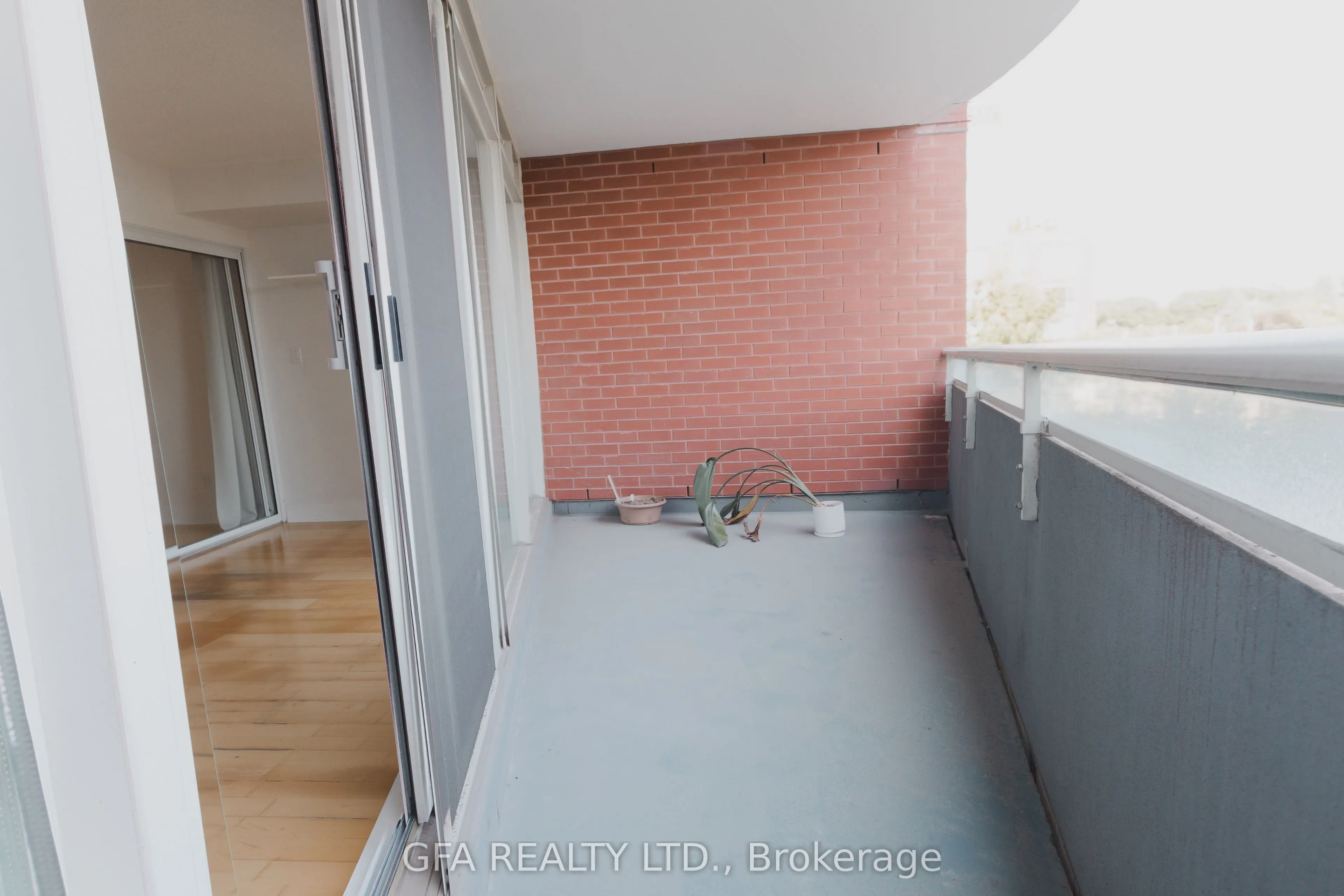 550 Queens Quay W, #318