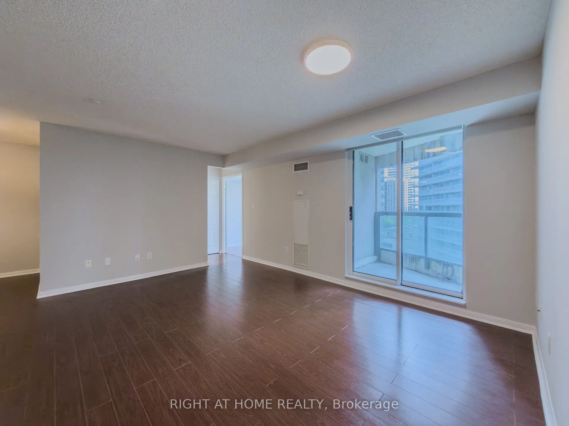 23 Lorraine Drive, #801