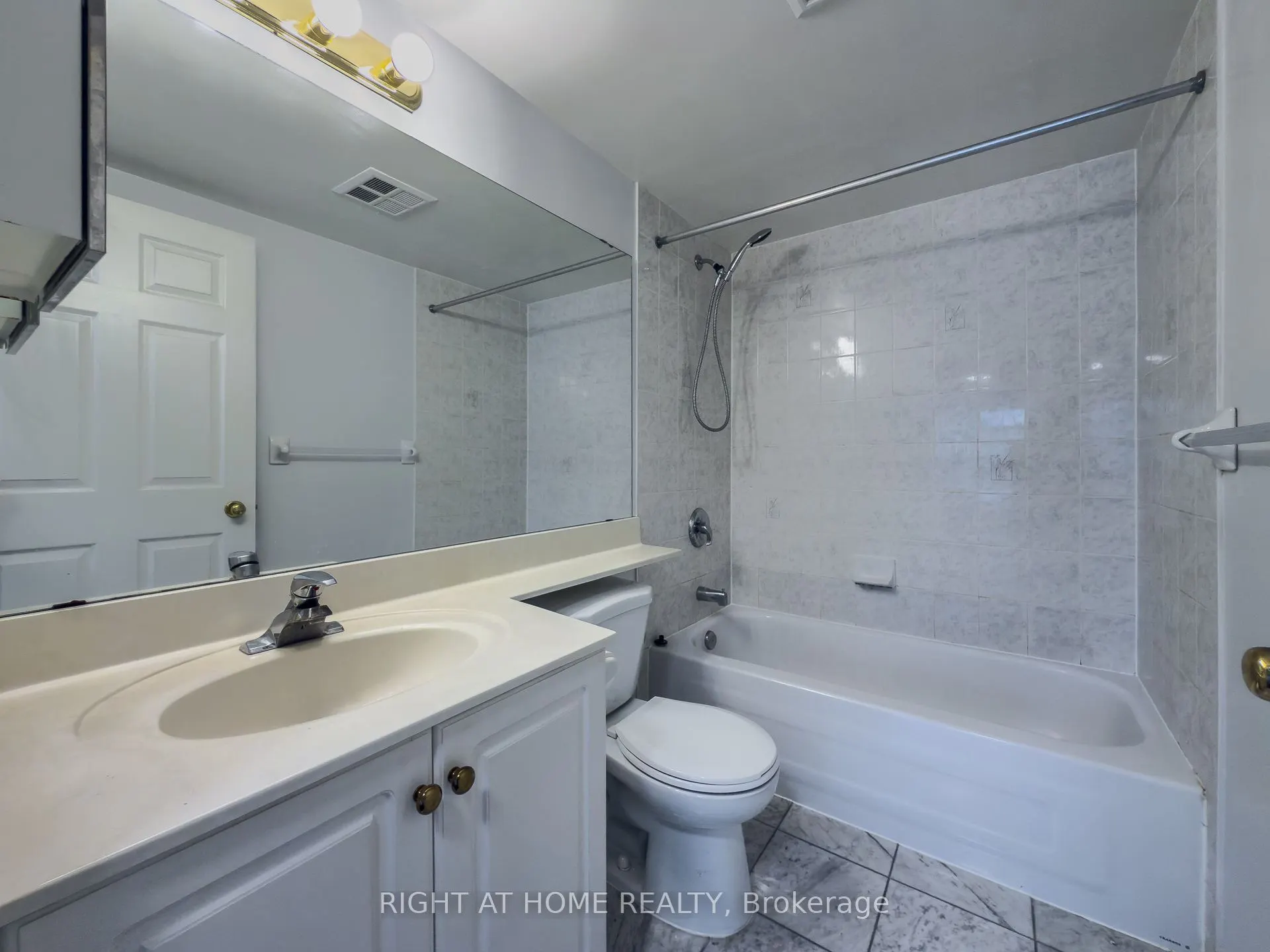 23 Lorraine Drive, #801
