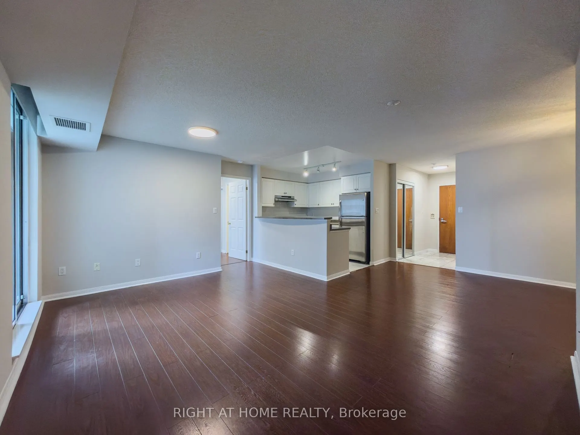 23 Lorraine Drive, #801