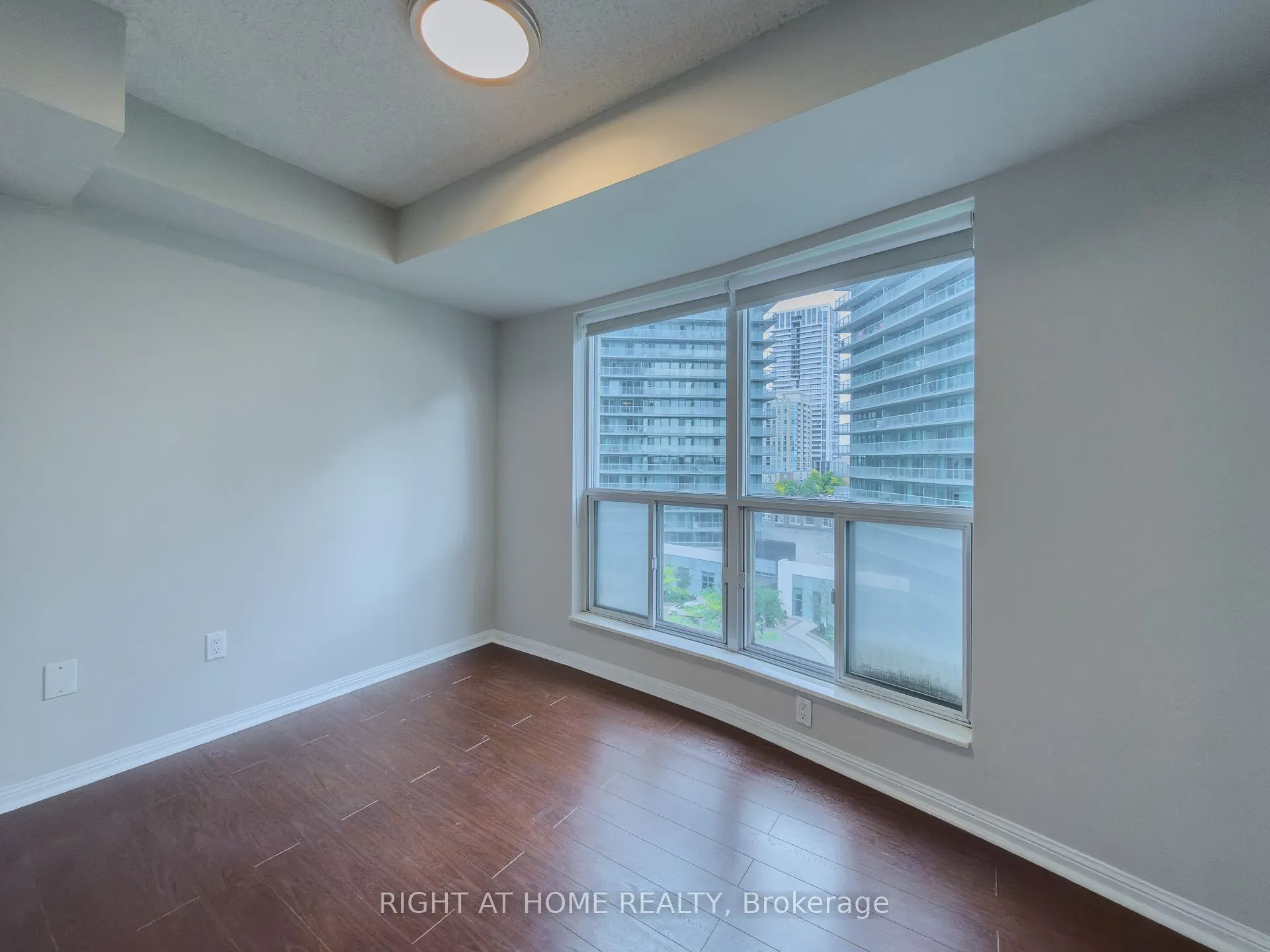 23 Lorraine Drive, #801