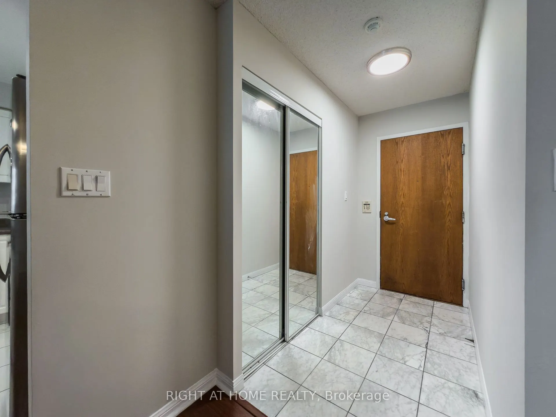 23 Lorraine Drive, #801
