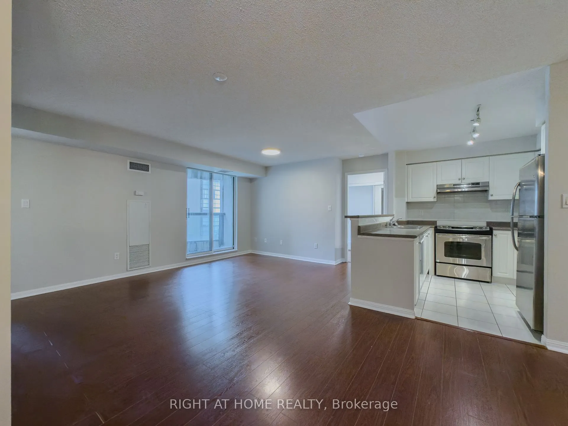 23 Lorraine Drive, #801