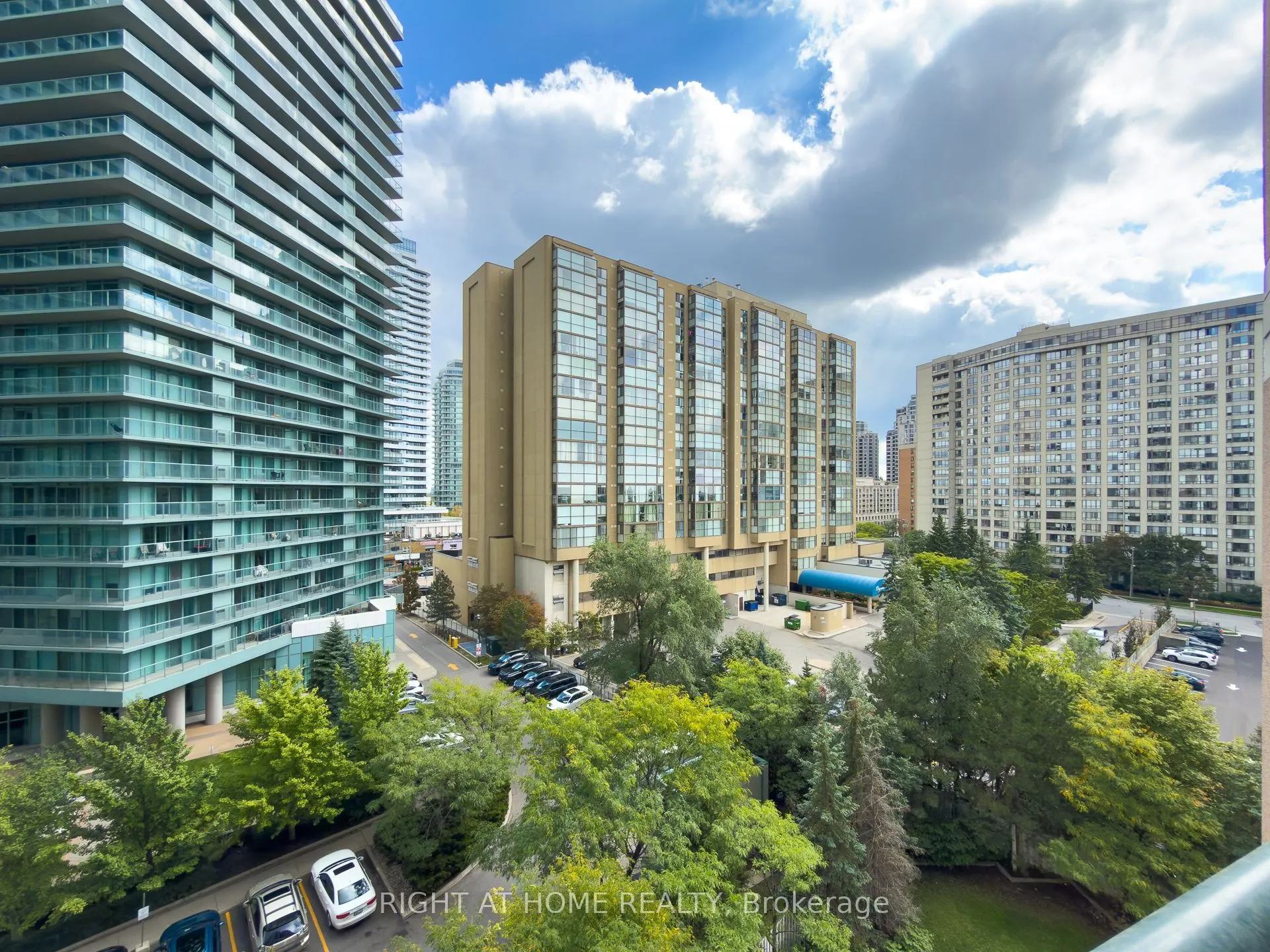 23 Lorraine Drive, #801