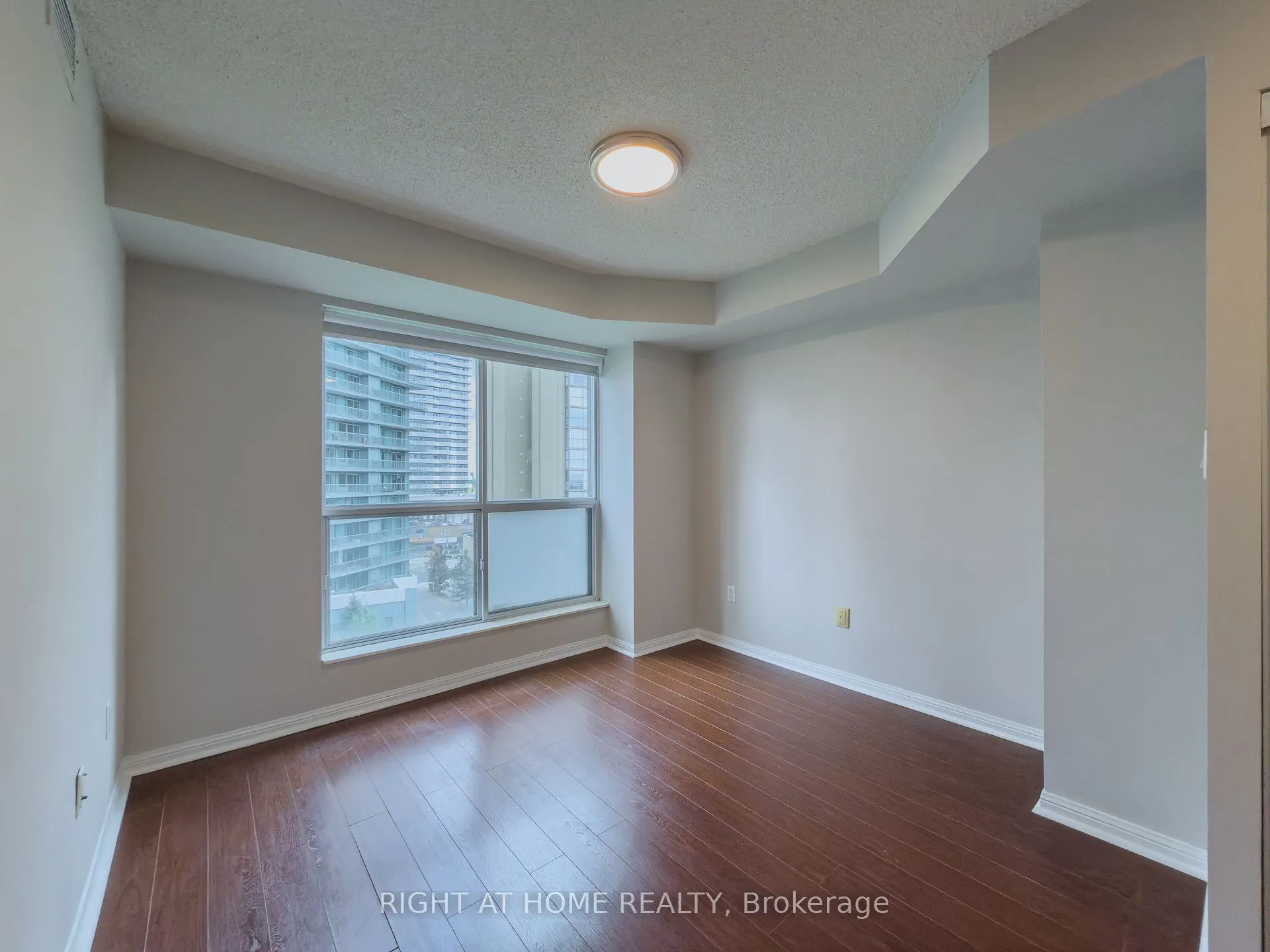 23 Lorraine Drive, #801