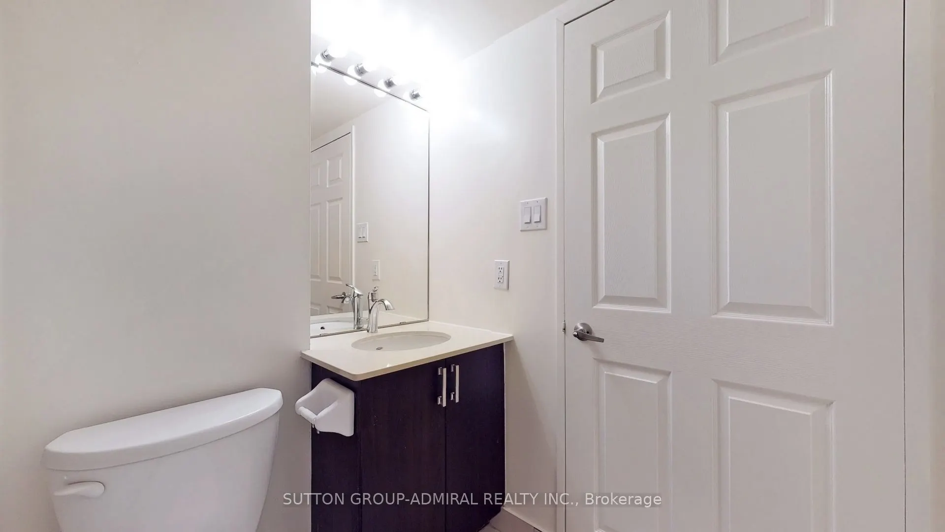 736 Bay Street, #2407