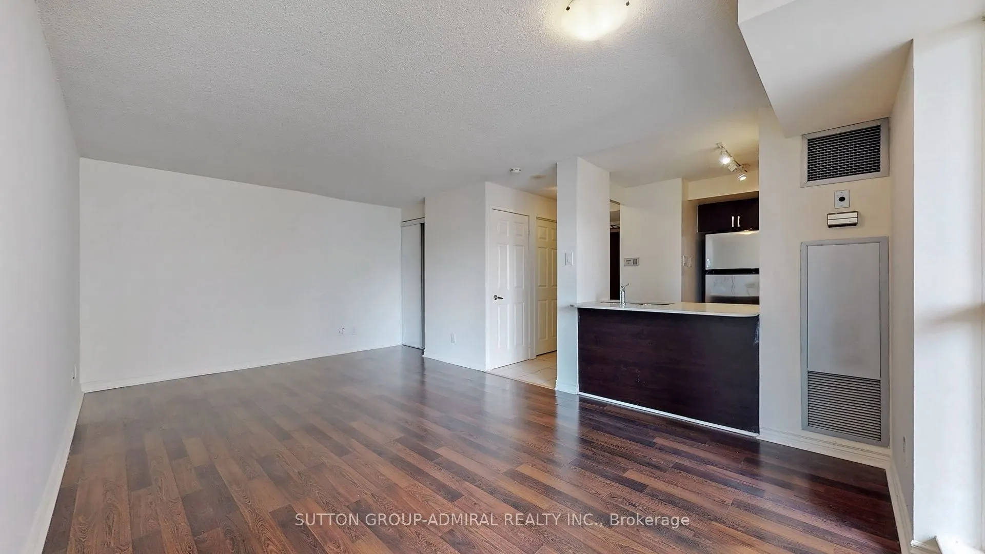 736 Bay Street, #2407