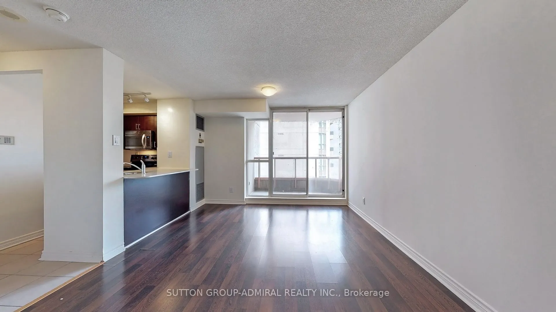 736 Bay Street, #2407