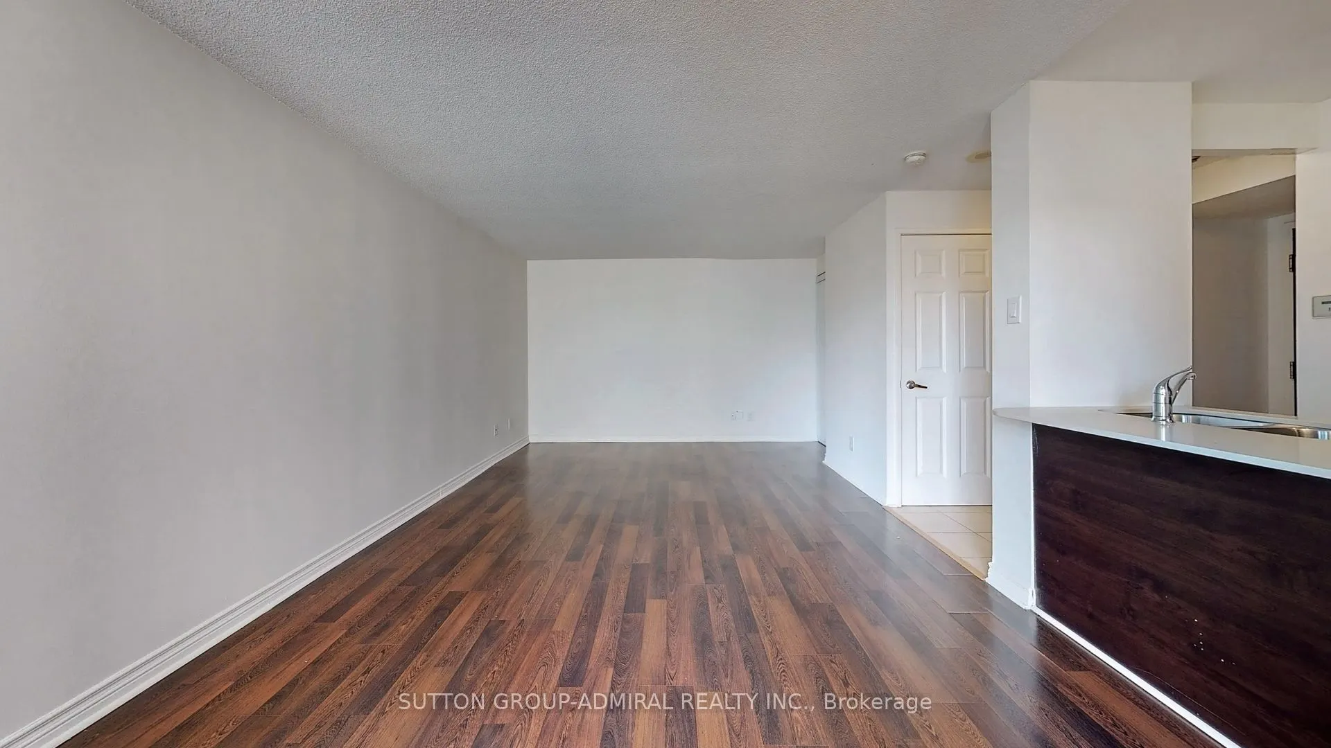 736 Bay Street, #2407