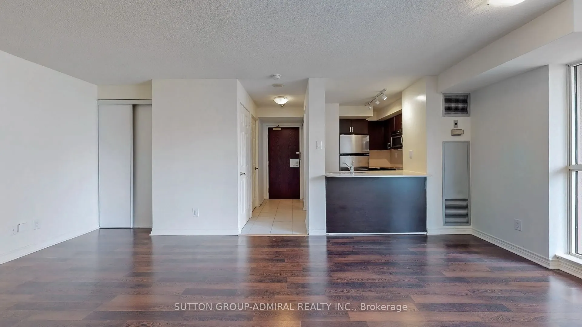 736 Bay Street, #2407