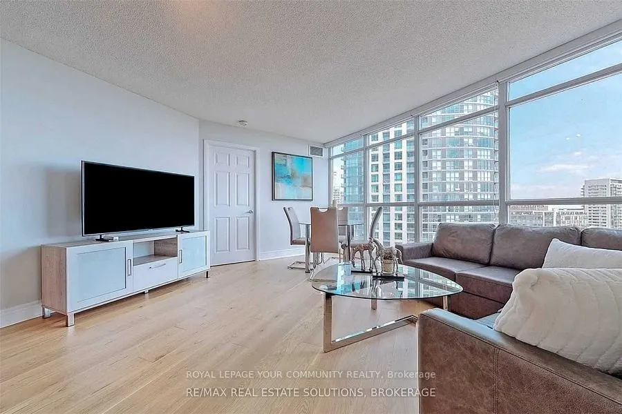219 Fort York Boulevard, #1808