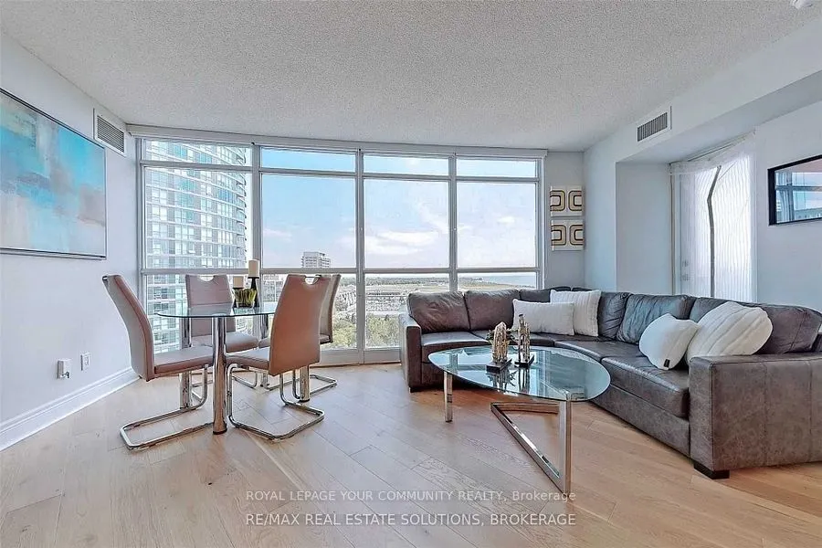 219 Fort York Boulevard, #1808