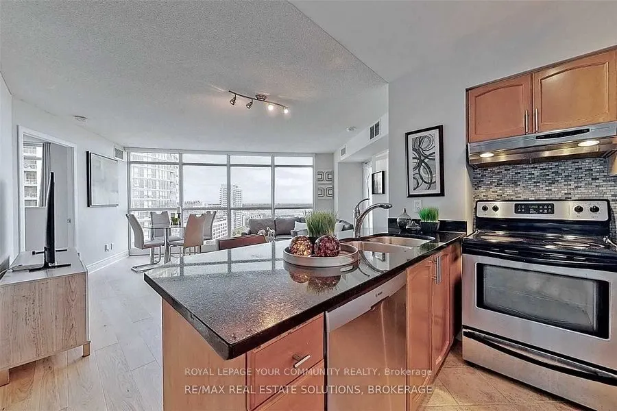 219 Fort York Boulevard, #1808