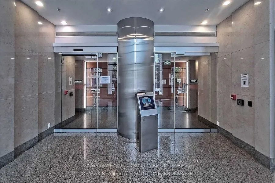 219 Fort York Boulevard, #1808