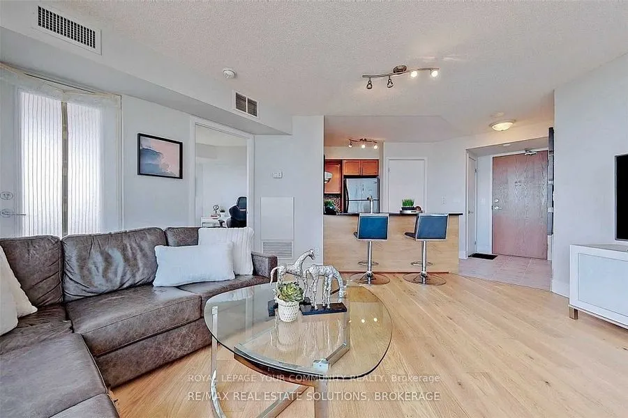 219 Fort York Boulevard, #1808