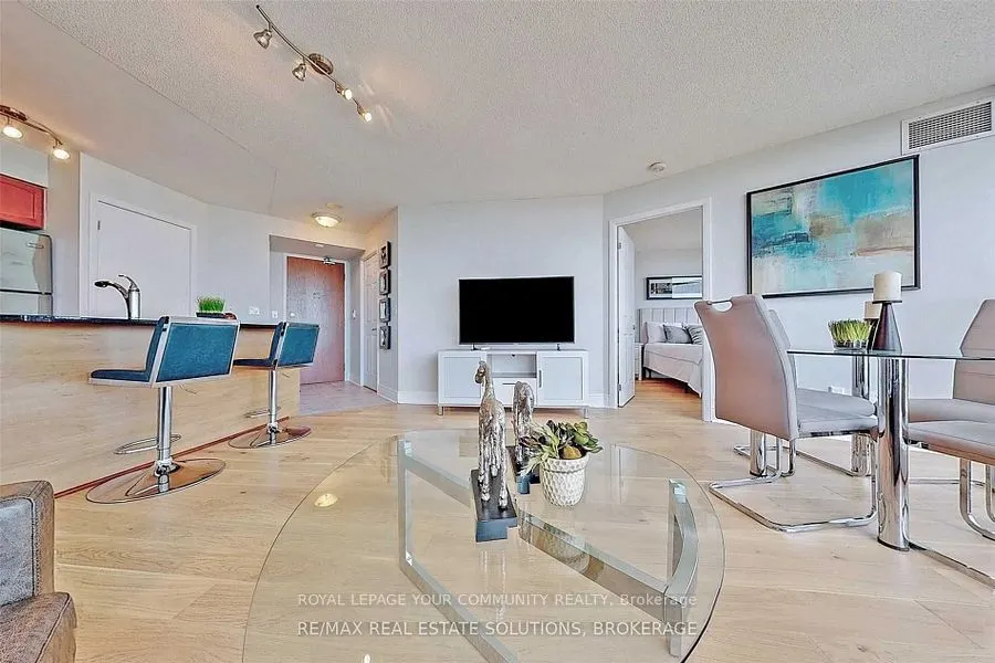 219 Fort York Boulevard, #1808