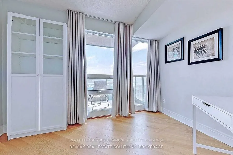 219 Fort York Boulevard, #1808