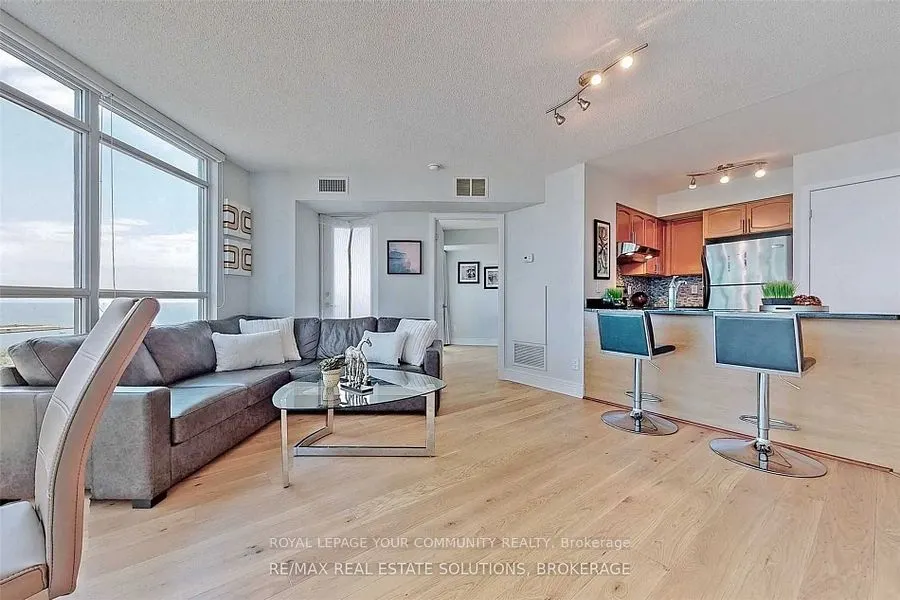 219 Fort York Boulevard, #1808