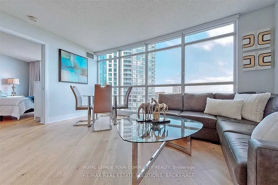 219 Fort York Boulevard, #1808
