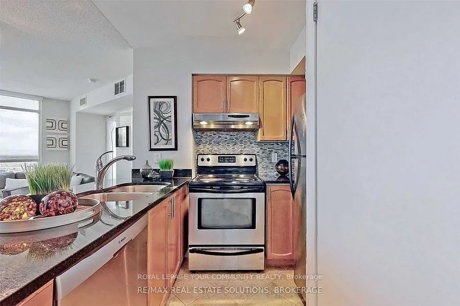 219 Fort York Boulevard, #1808