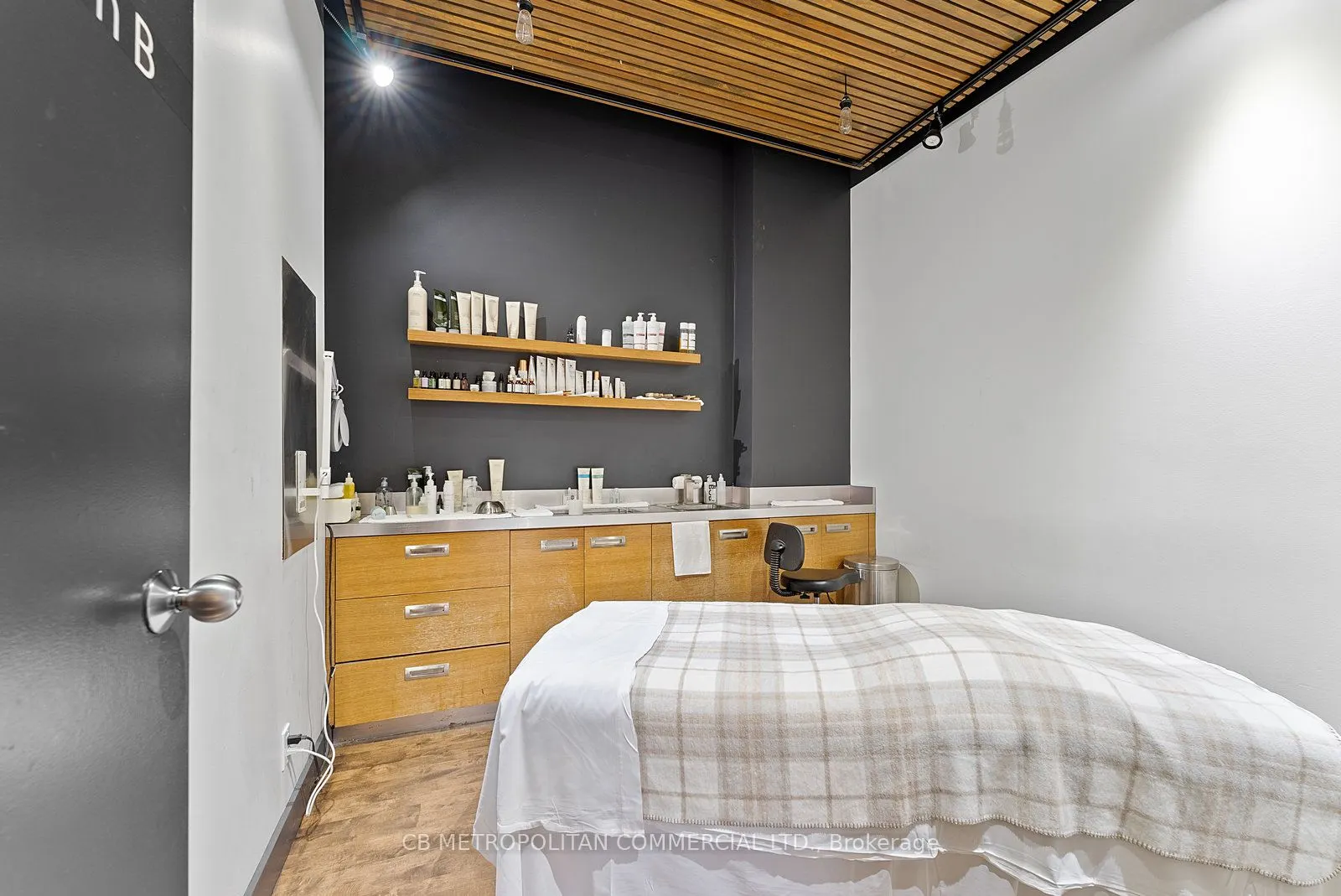 269 Queen Street W