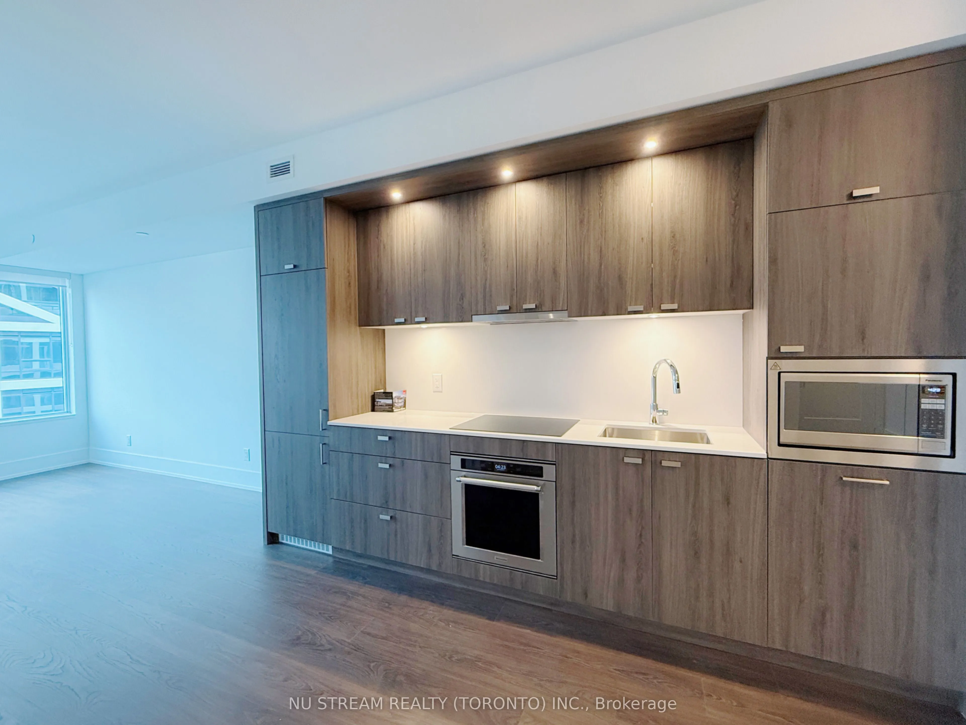 115 Denison Avenue, #618
