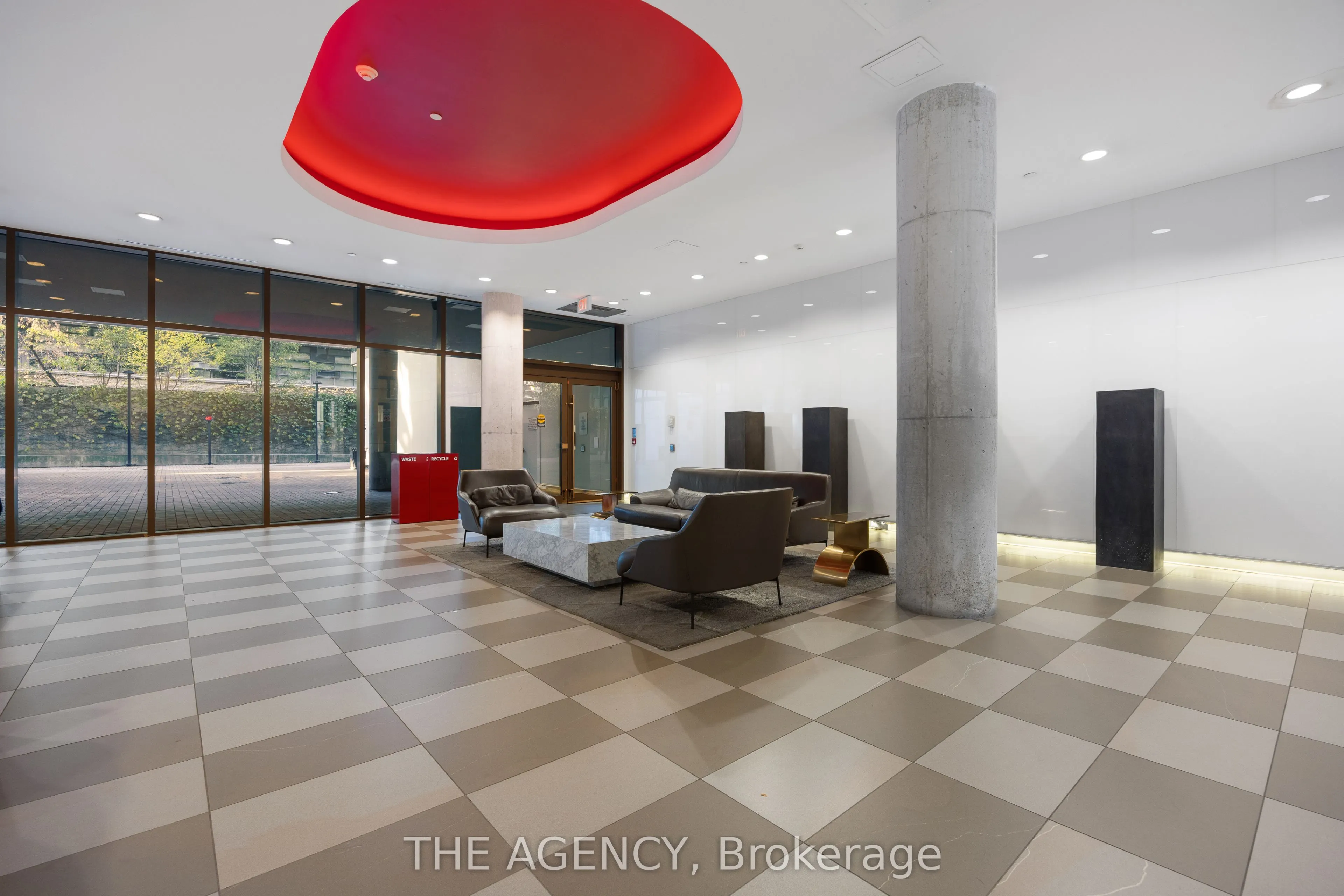560 King Street W, #1011