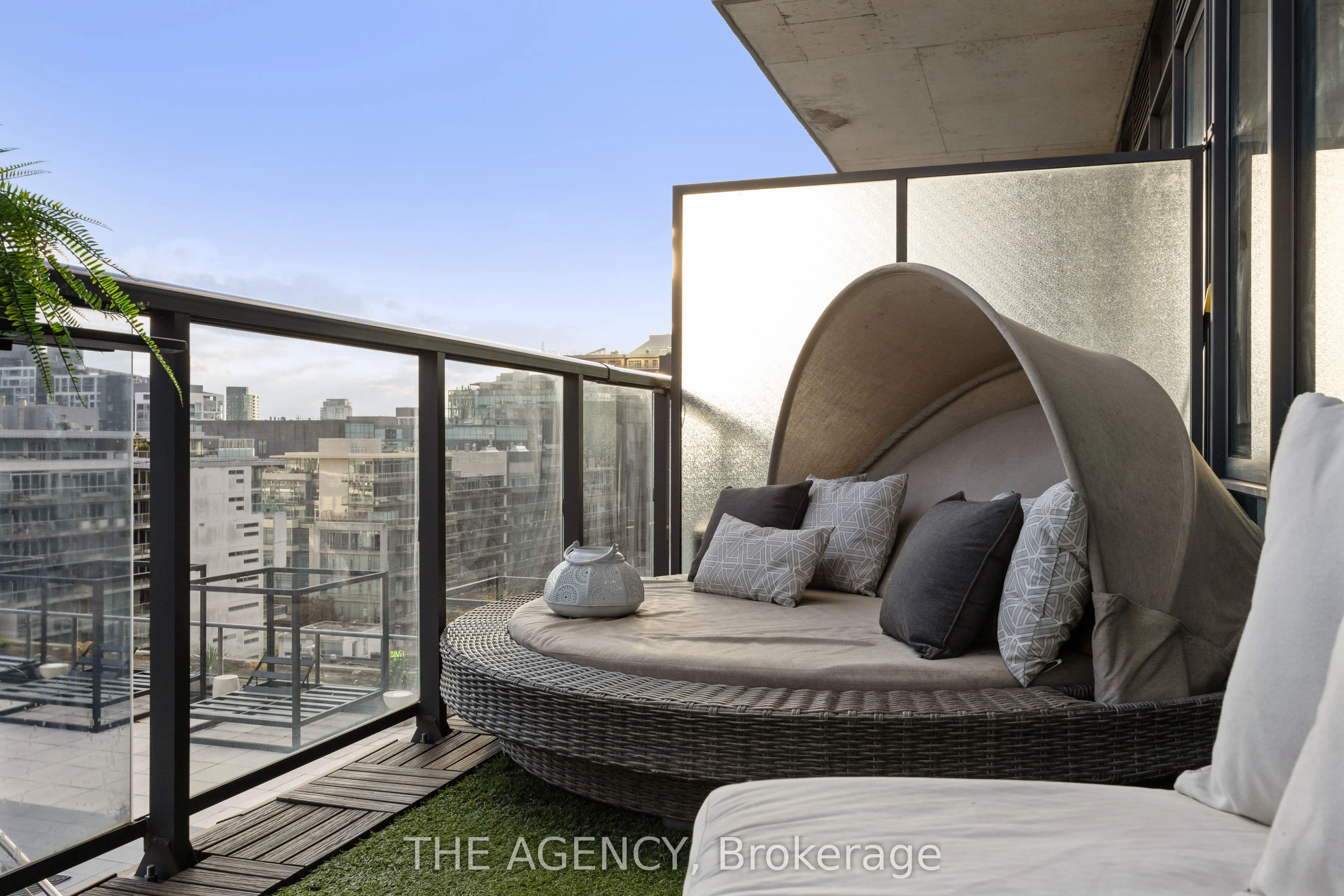 560 King Street W, #1011